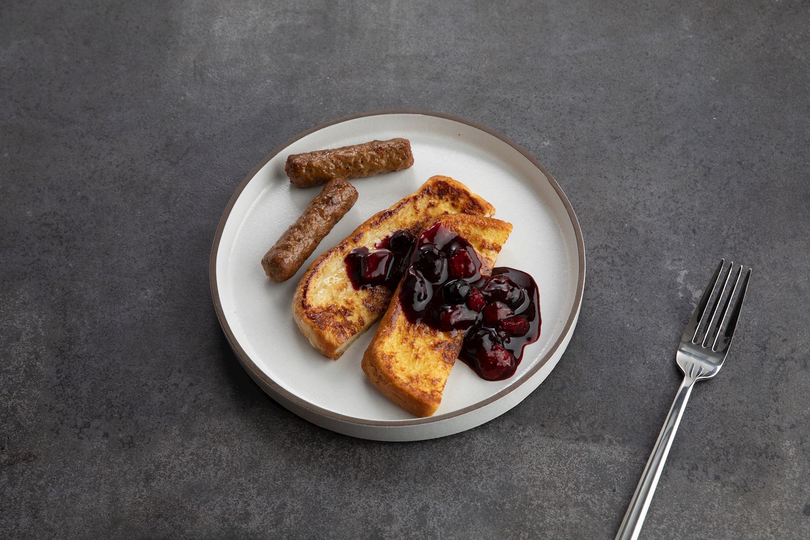 French Toast Sticks with Turkey Sausage Links and Chipotle Berry Sauce