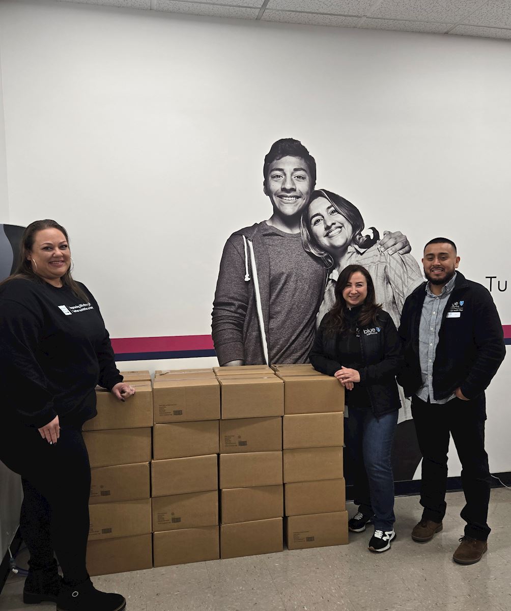 Working with Blue Shield of California Promise Health Plan, Mom’s Meals donated shelf-stable meals to support Los Angeles families affected by the wildfires.