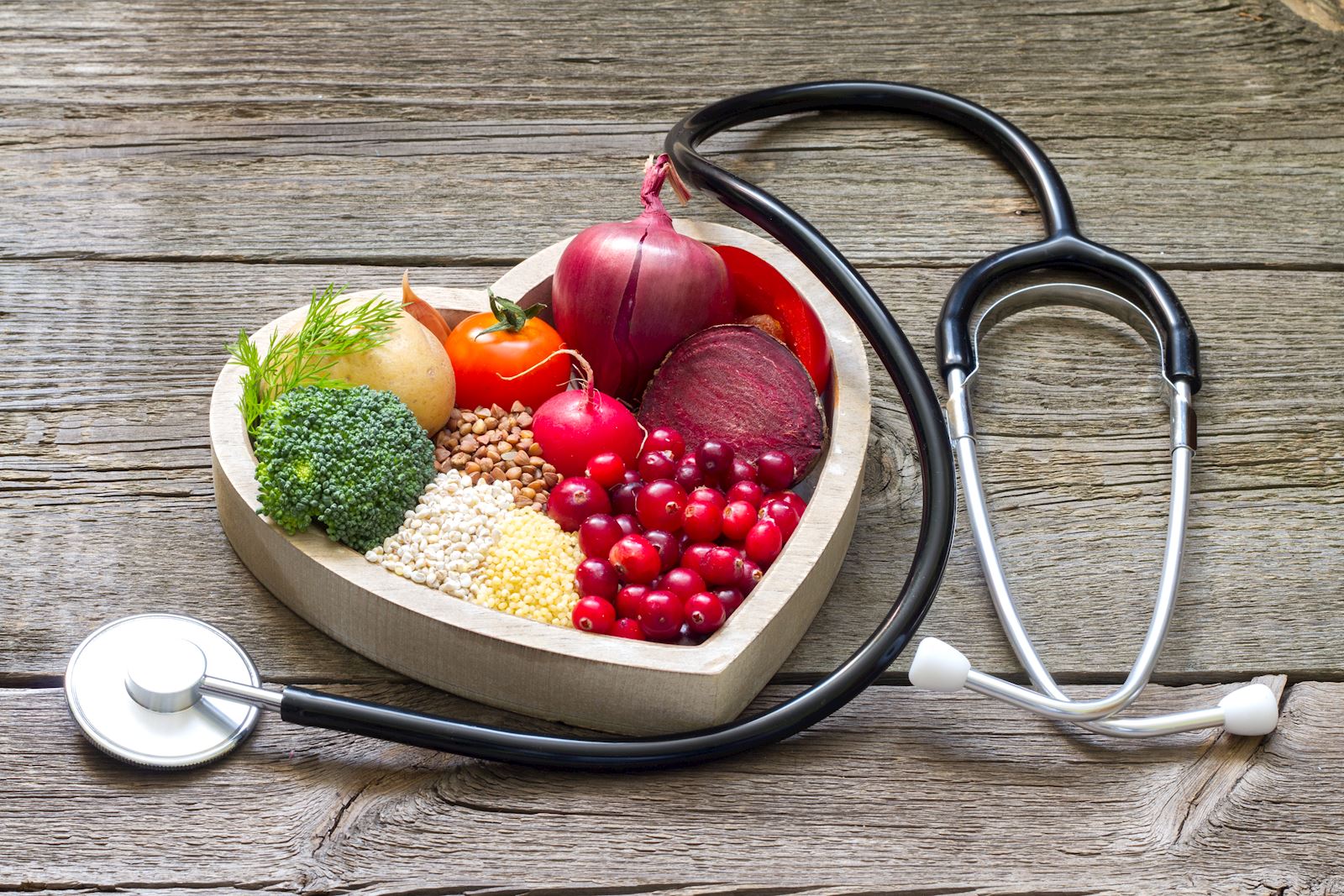 Health plans try a new prescription: Nutritious food